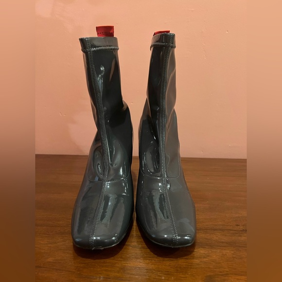 Daniella Shevel BellaMia Gray Patent Boots - Picture 4 of 7